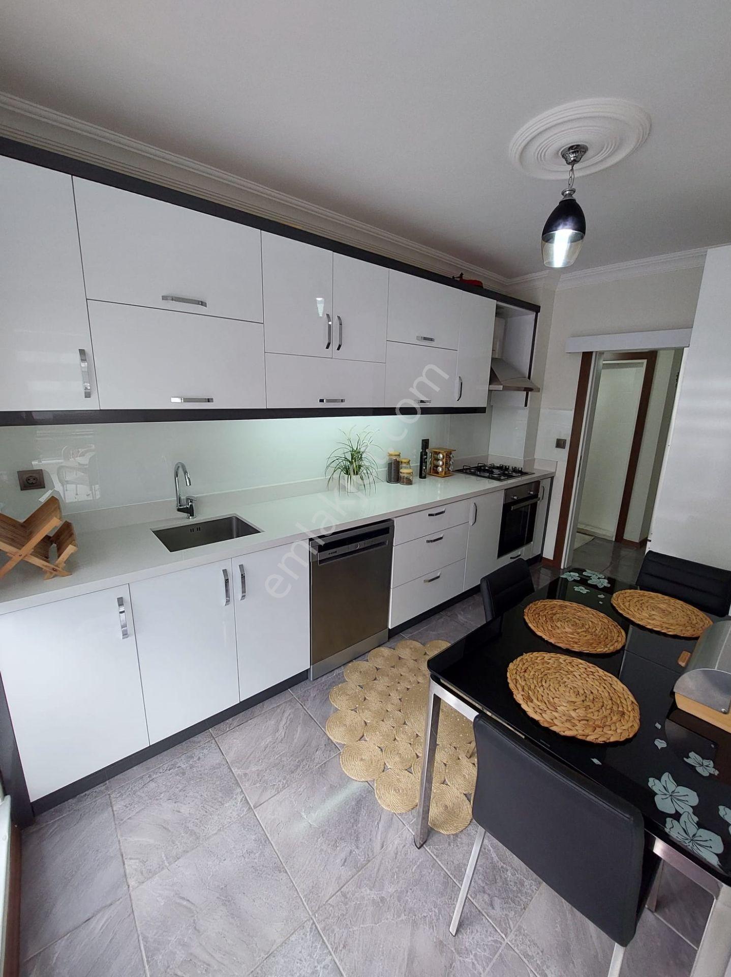 Güney Cephe, Mantolamalı, Doğalgaz Kombili Lüks Daire - Görsel 16