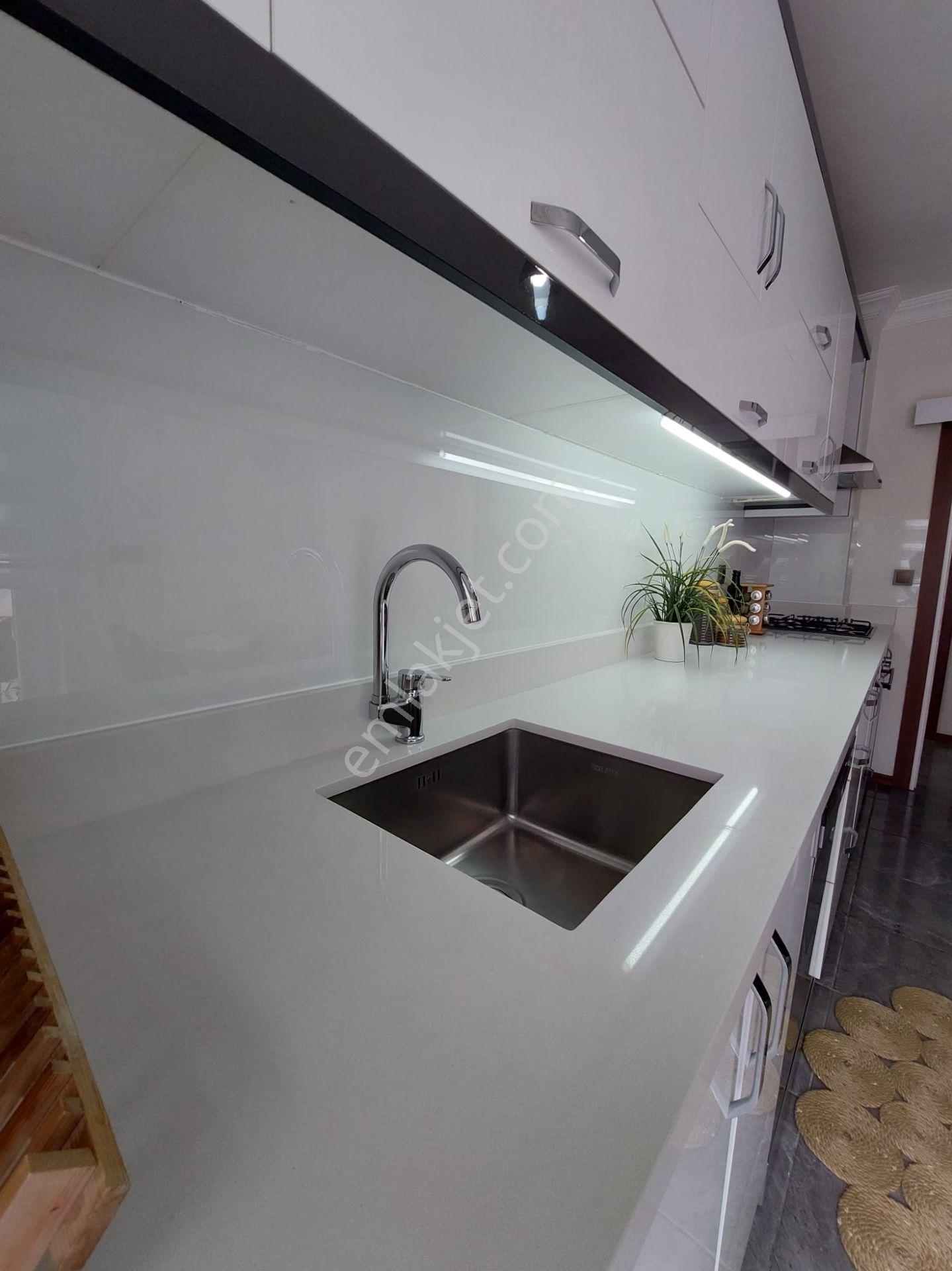 Güney Cephe, Mantolamalı, Doğalgaz Kombili Lüks Daire - Görsel 15