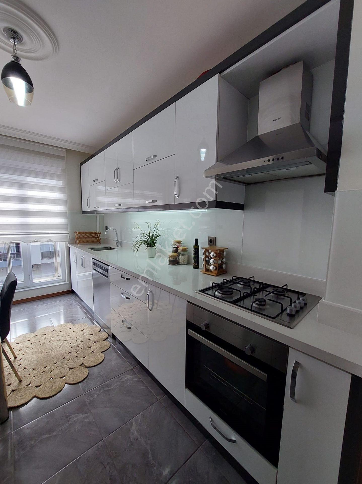 Güney Cephe, Mantolamalı, Doğalgaz Kombili Lüks Daire - Görsel 14