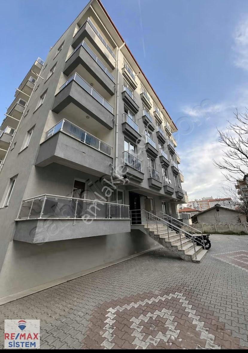 Fırsattt !! Erenler Mah. Tek Tapu 2 Adet Satılık Daire - Görsel 3