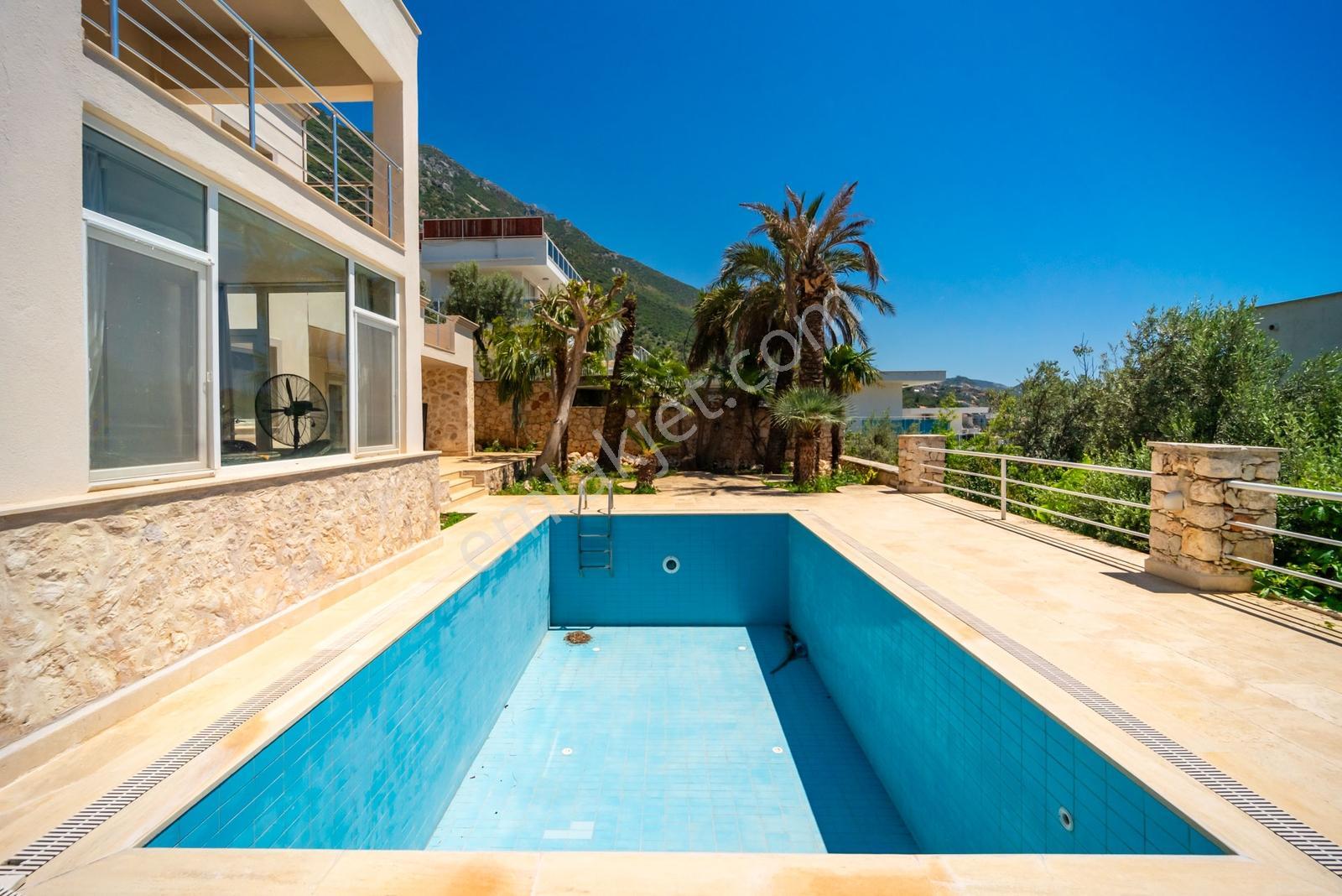 Kalkan Kızıltaşta 3+1 Satılık Villa - Görsel 8