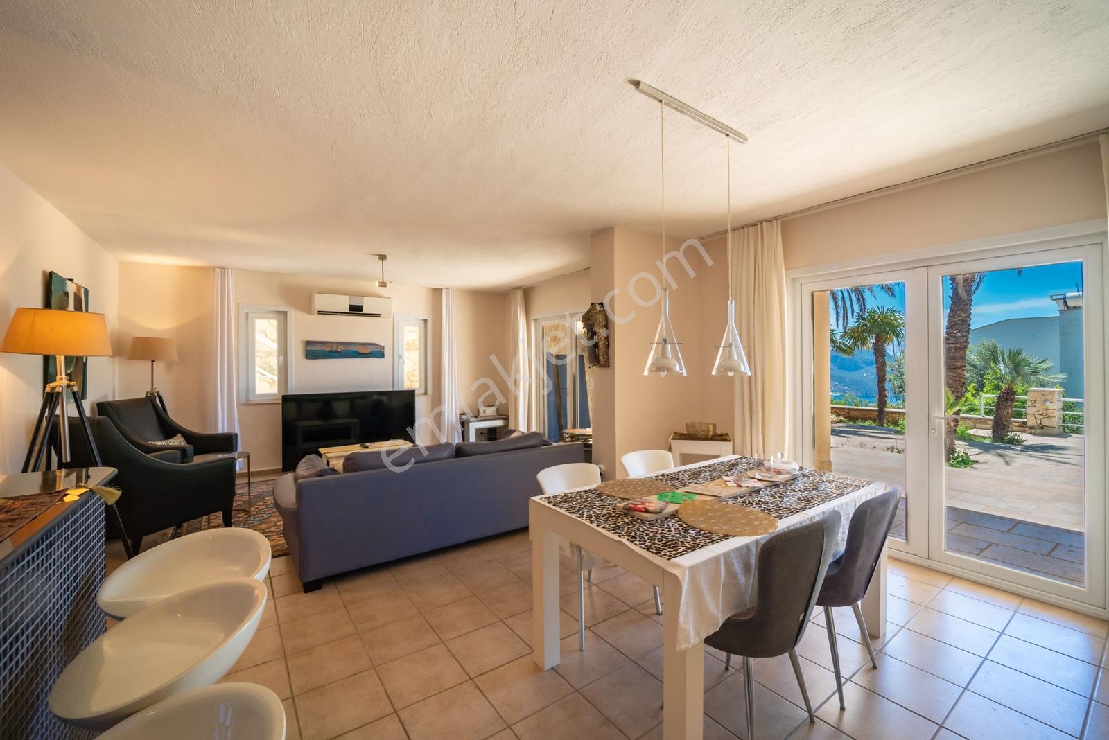 Kalkan Kızıltaşta 3+1 Satılık Villa - Görsel 12