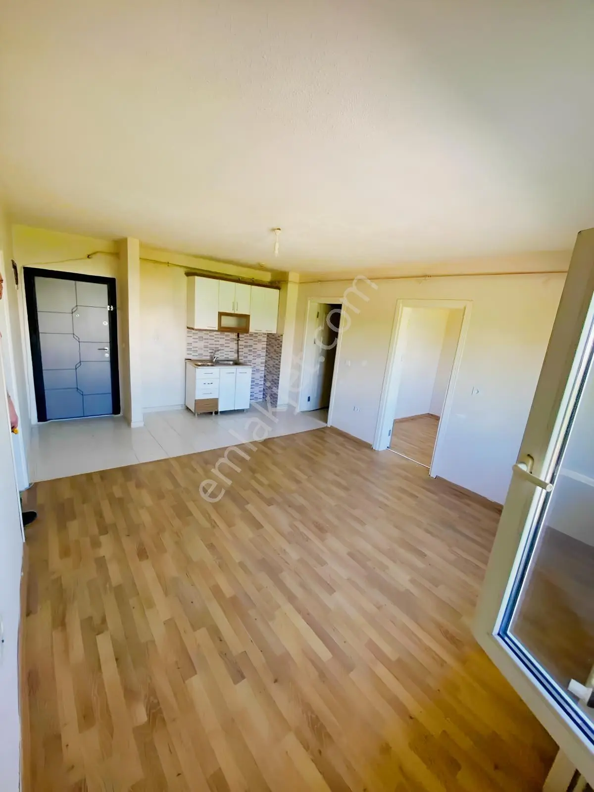 Brn Çelik İnşaat'tan Tekirdağ Süleymanpaşa 2+1 3.kat Site'de