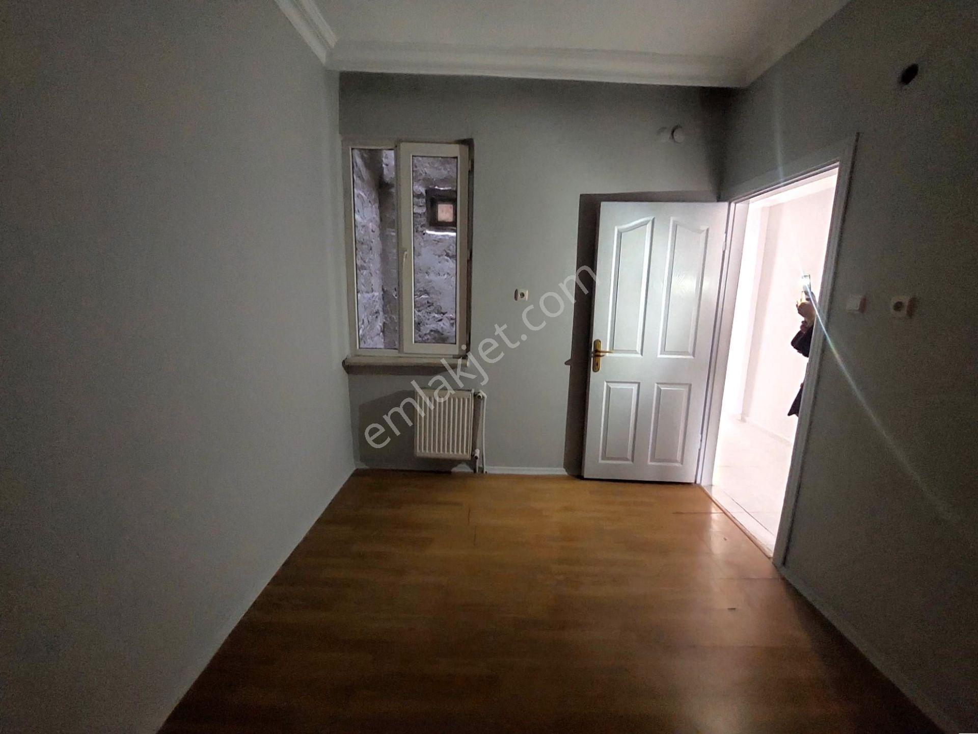 Recep Ümit'ten Gazi Yakup Satar Caddesi Üzerinde Büyük Park Karşısı Kiralık 3+1 Asansörlü Daire - Görsel 10
