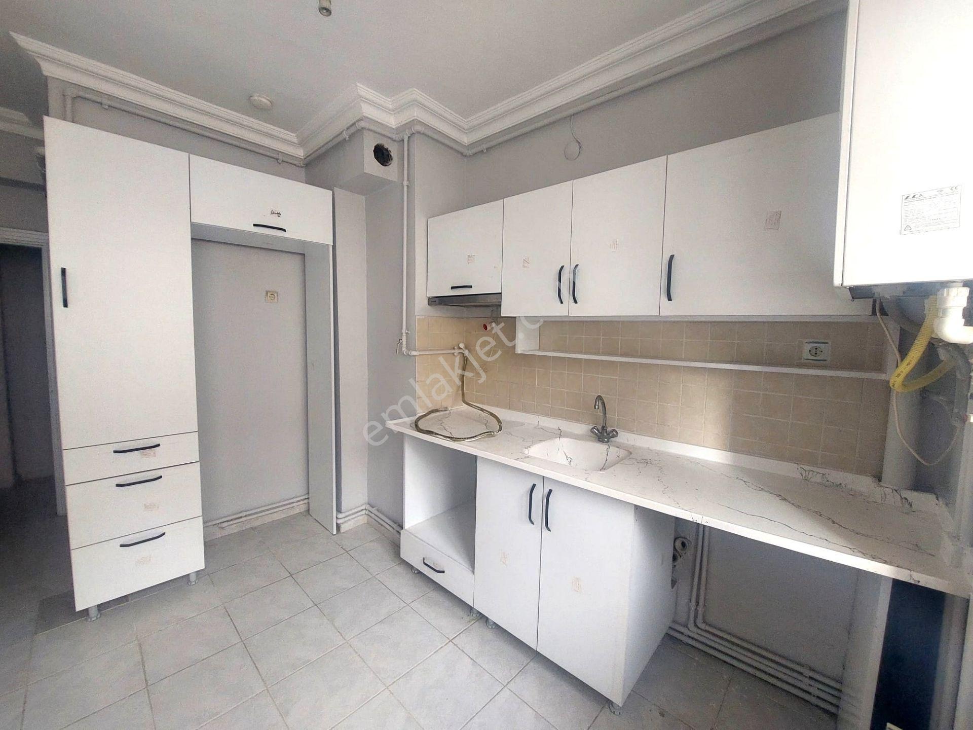 Recep Ümit'ten Gazi Yakup Satar Caddesi Üzerinde Büyük Park Karşısı Kiralık 3+1 Asansörlü Daire - Görsel 33