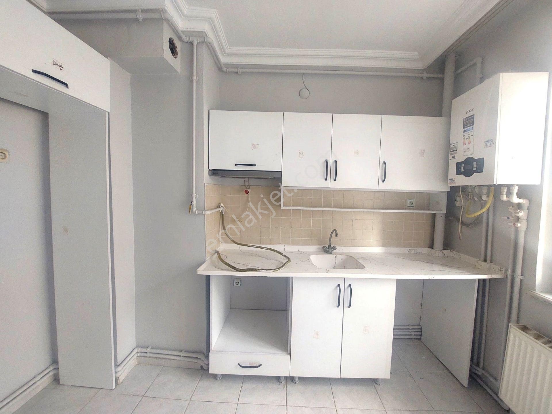 Recep Ümit'ten Gazi Yakup Satar Caddesi Üzerinde Büyük Park Karşısı Kiralık 3+1 Asansörlü Daire - Görsel 34