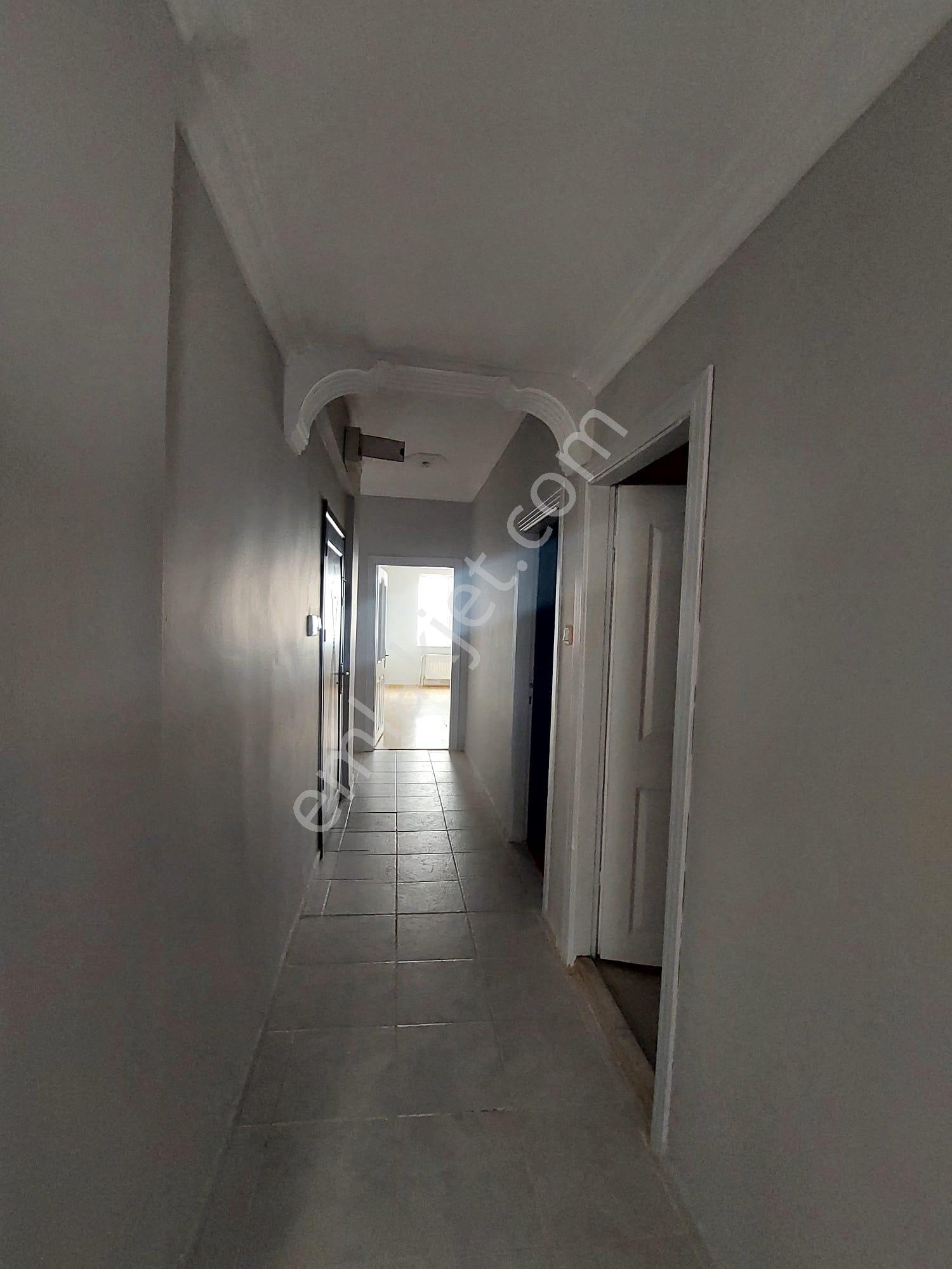 Recep Ümit'ten Gazi Yakup Satar Caddesi Üzerinde Büyük Park Karşısı Kiralık 3+1 Asansörlü Daire - Görsel 8