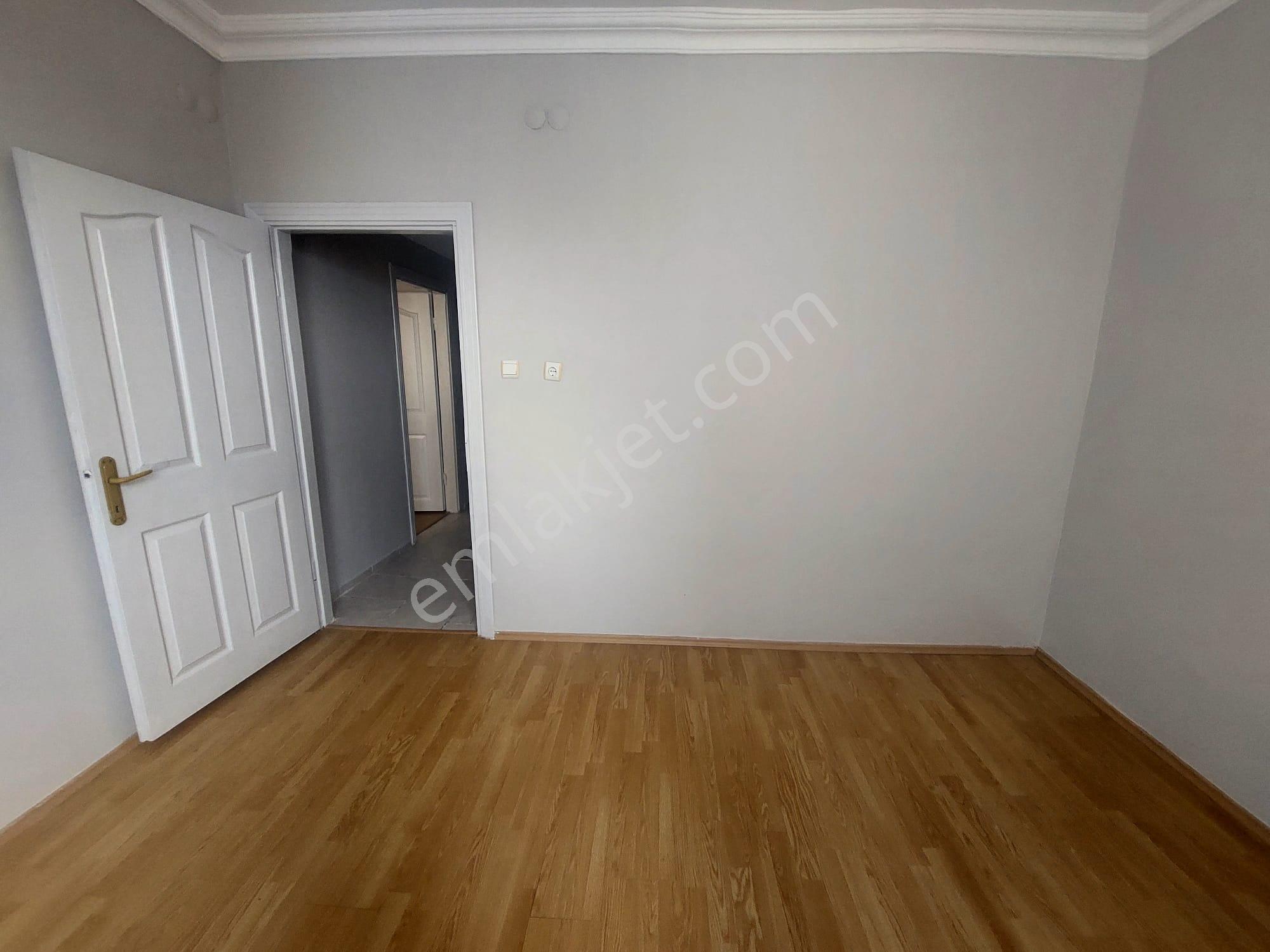 Recep Ümit'ten Gazi Yakup Satar Caddesi Üzerinde Büyük Park Karşısı Kiralık 3+1 Asansörlü Daire - Görsel 15