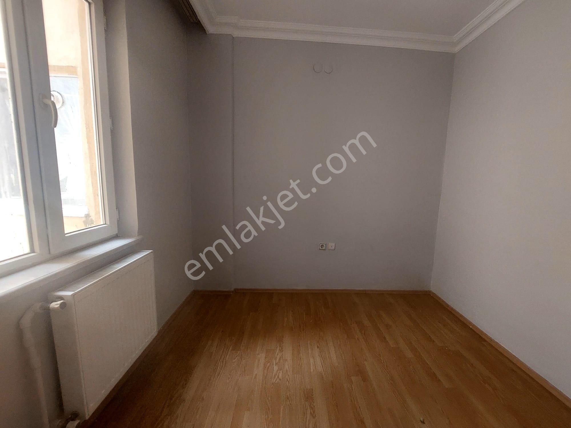 Recep Ümit'ten Gazi Yakup Satar Caddesi Üzerinde Büyük Park Karşısı Kiralık 3+1 Asansörlü Daire - Görsel 6