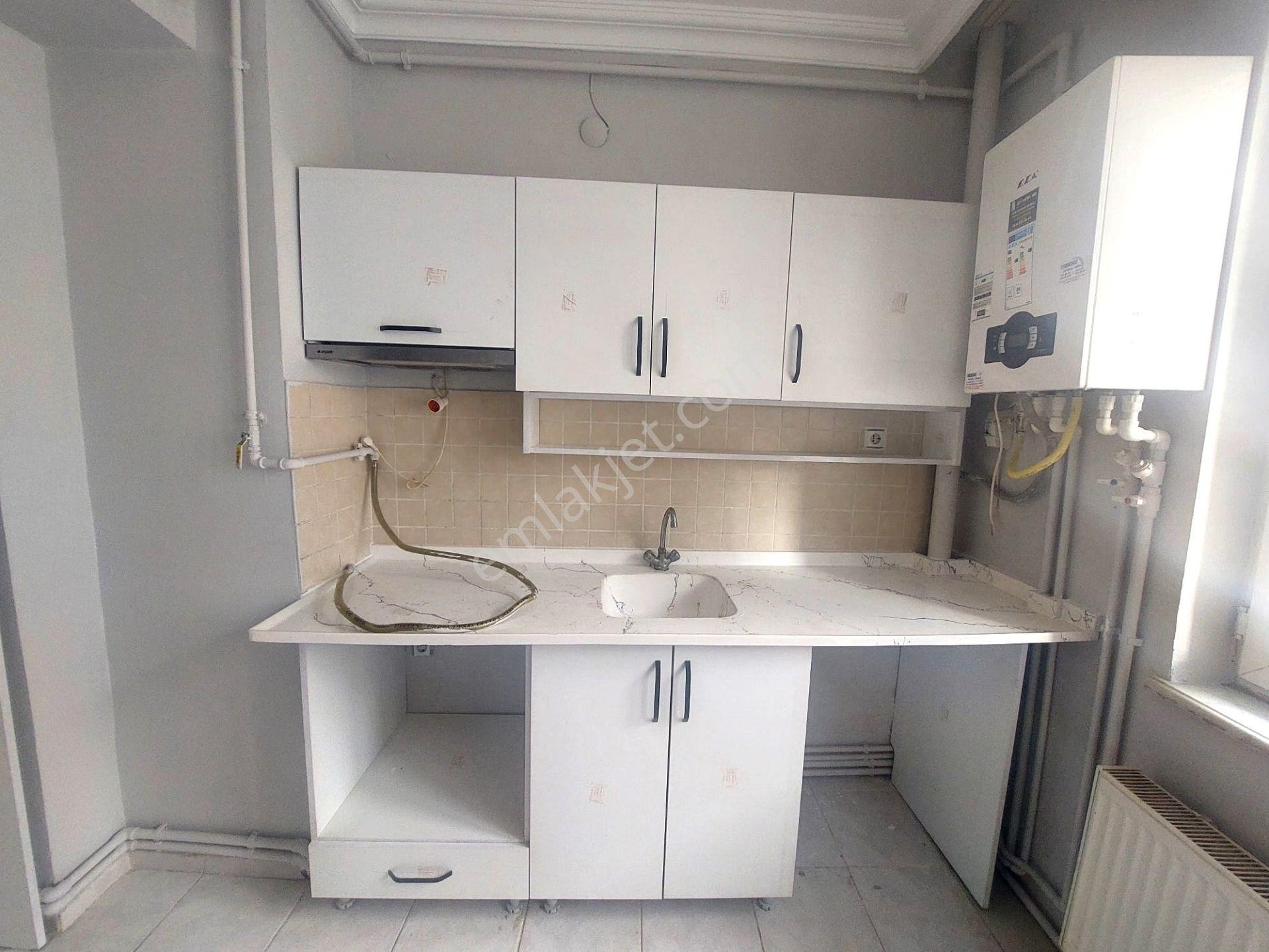 Recep Ümit'ten Gazi Yakup Satar Caddesi Üzerinde Büyük Park Karşısı Kiralık 3+1 Asansörlü Daire - Görsel 30