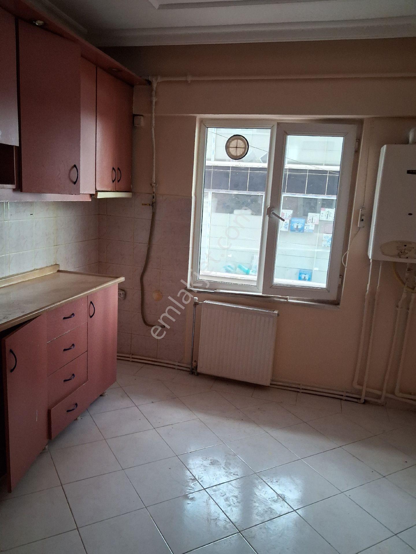 Çorlu Muhittin Mahalesinde Kiralık 3t1 Daire - Görsel 2