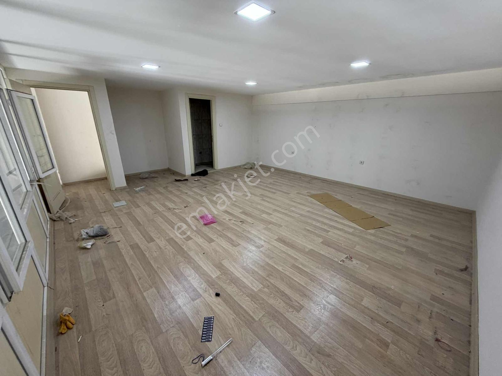 Karşıyaka Yetsan İşmerkezinde Giriş Blokta 155 M2 Kiralık - Görsel 9