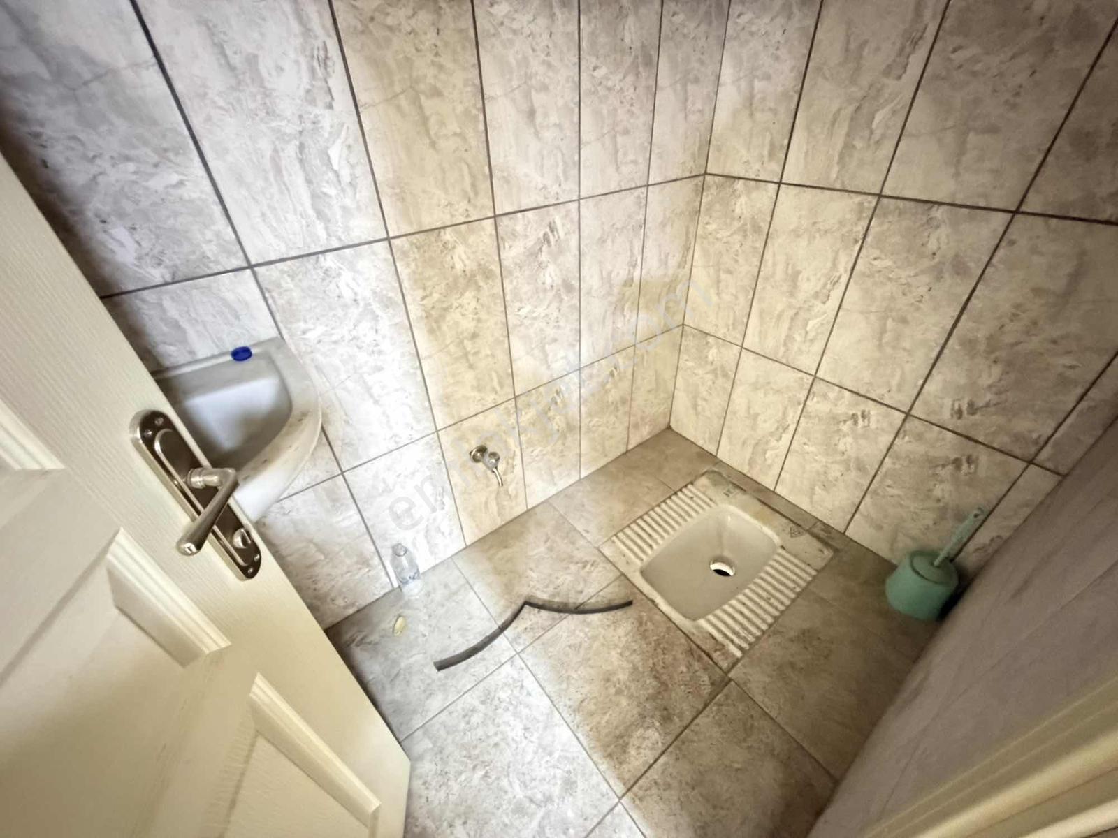 Karşıyaka Yetsan İşmerkezinde Giriş Blokta 155 M2 Kiralık - Görsel 3