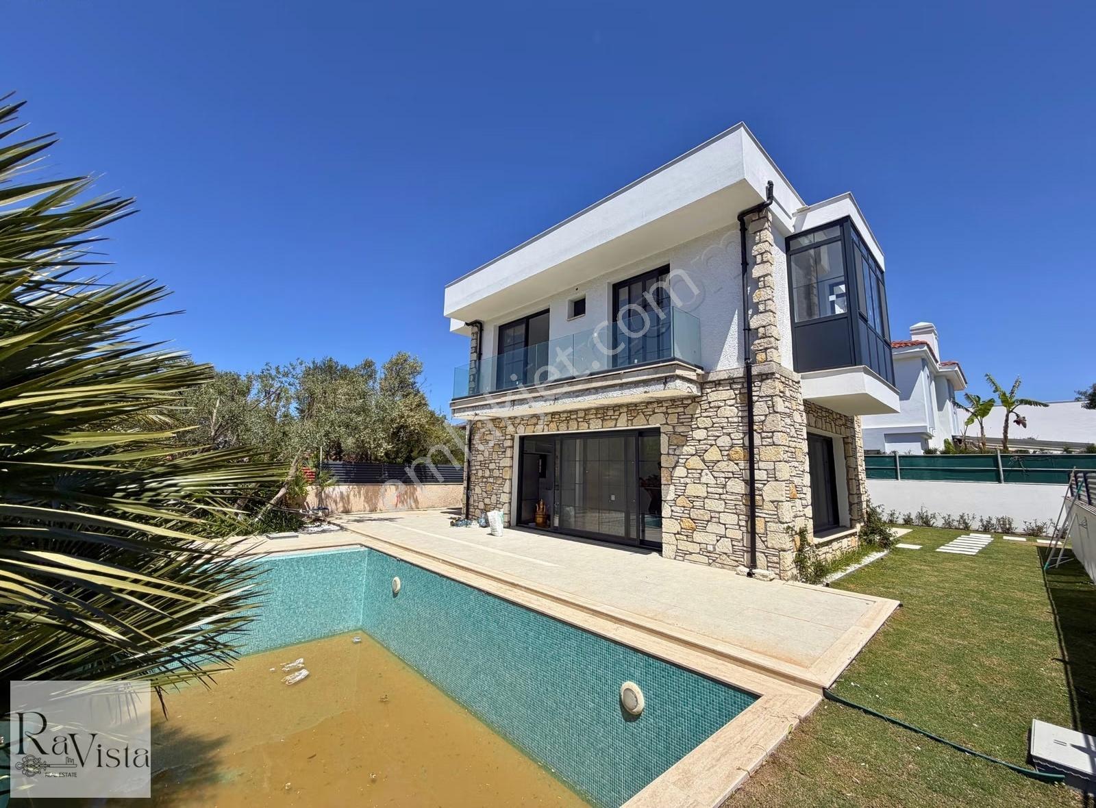 Çeşme Alaçatı M. Yürüme Mesafesinde Tam Müstakil Havuzlu Villa - Görsel 6