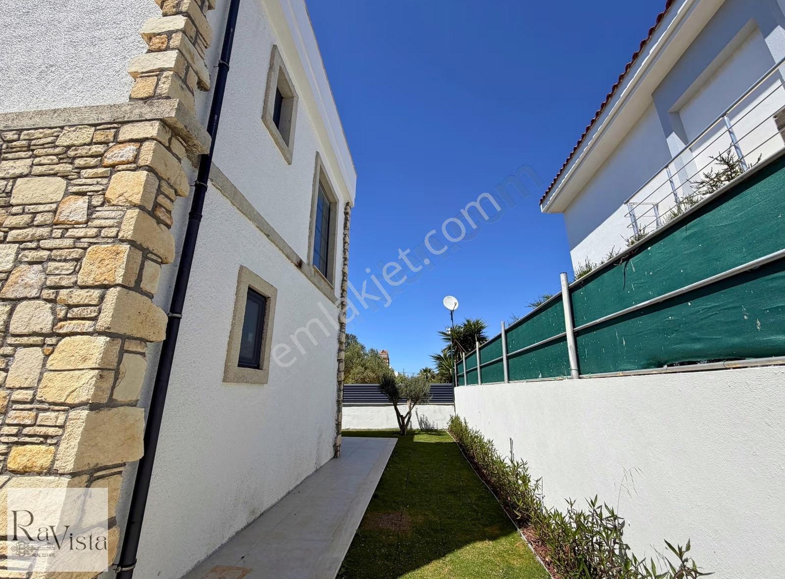 Çeşme Alaçatı M. Yürüme Mesafesinde Tam Müstakil Havuzlu Villa - Görsel 26