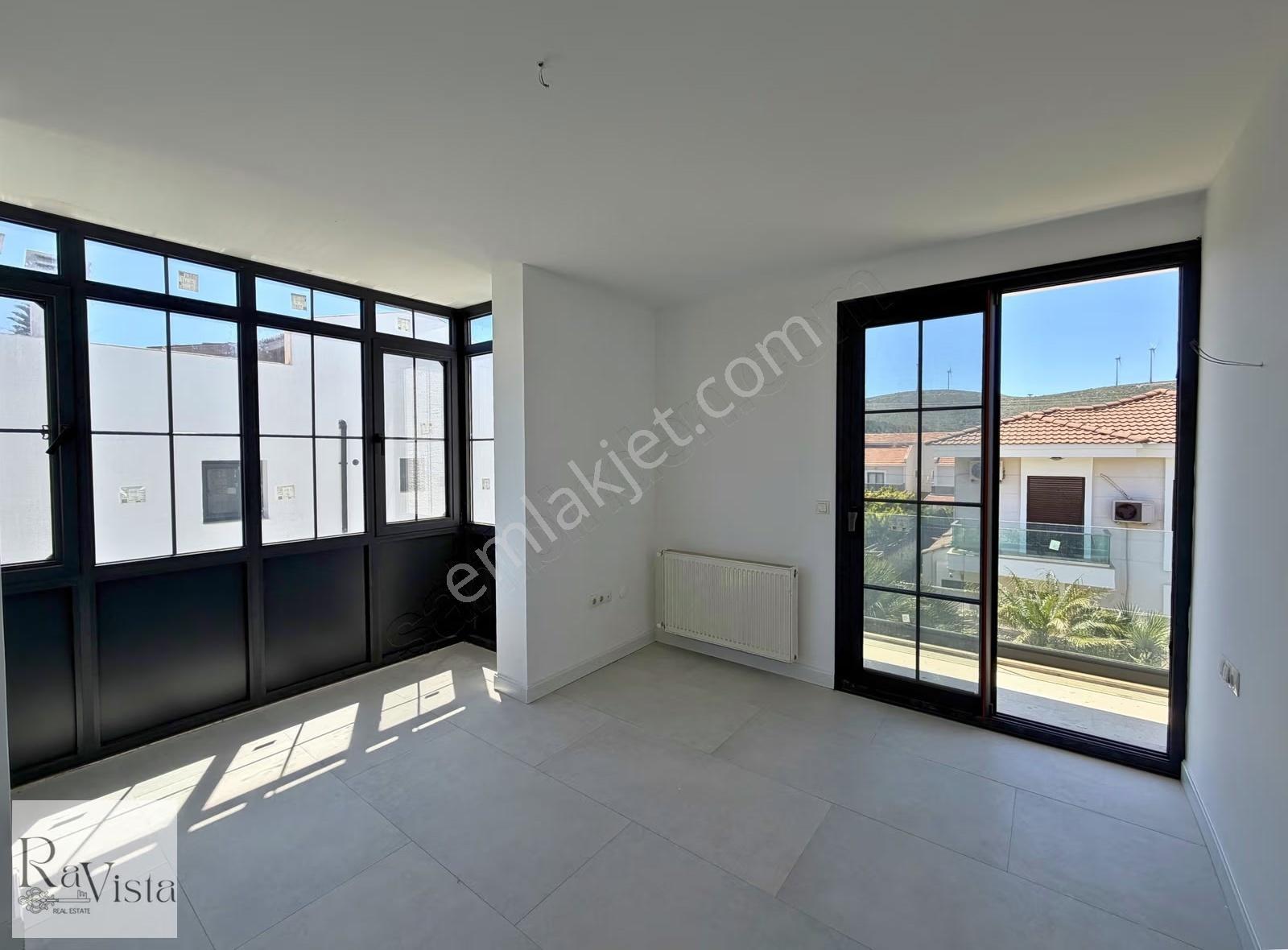 Çeşme Alaçatı M. Yürüme Mesafesinde Tam Müstakil Havuzlu Villa - Görsel 12