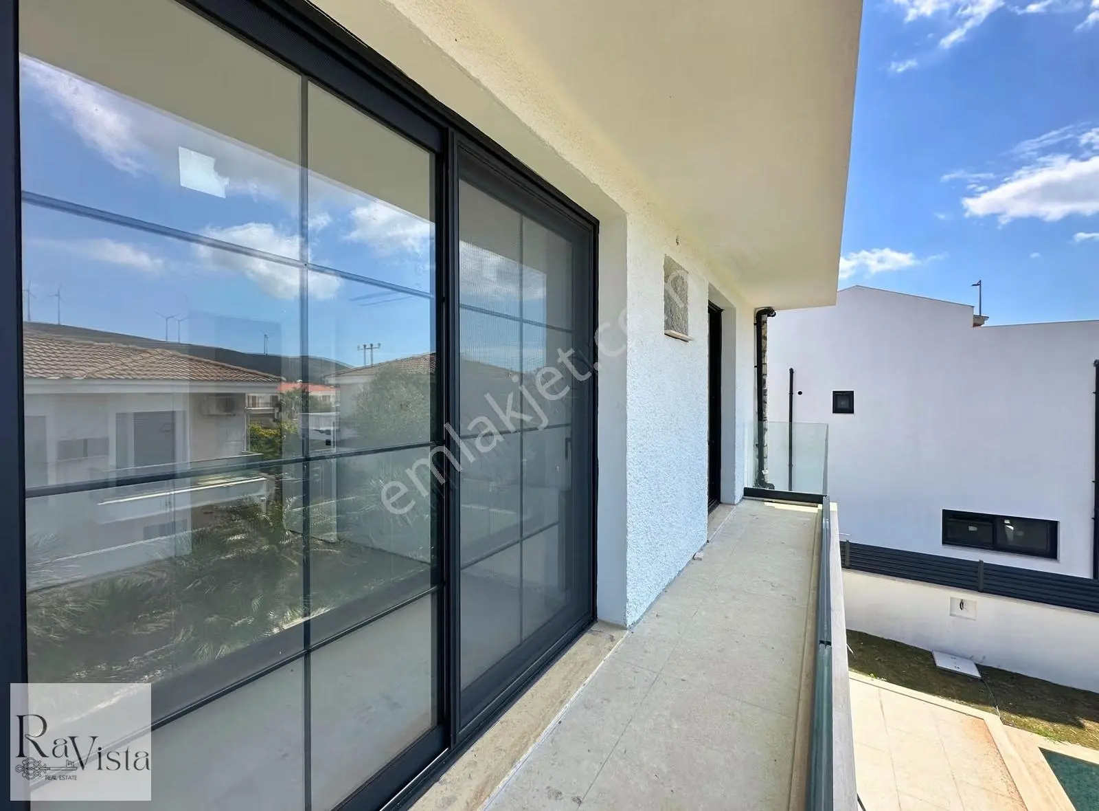 Çeşme Alaçatı M. Yürüme Mesafesinde Tam Müstakil Havuzlu Villa - Görsel 2