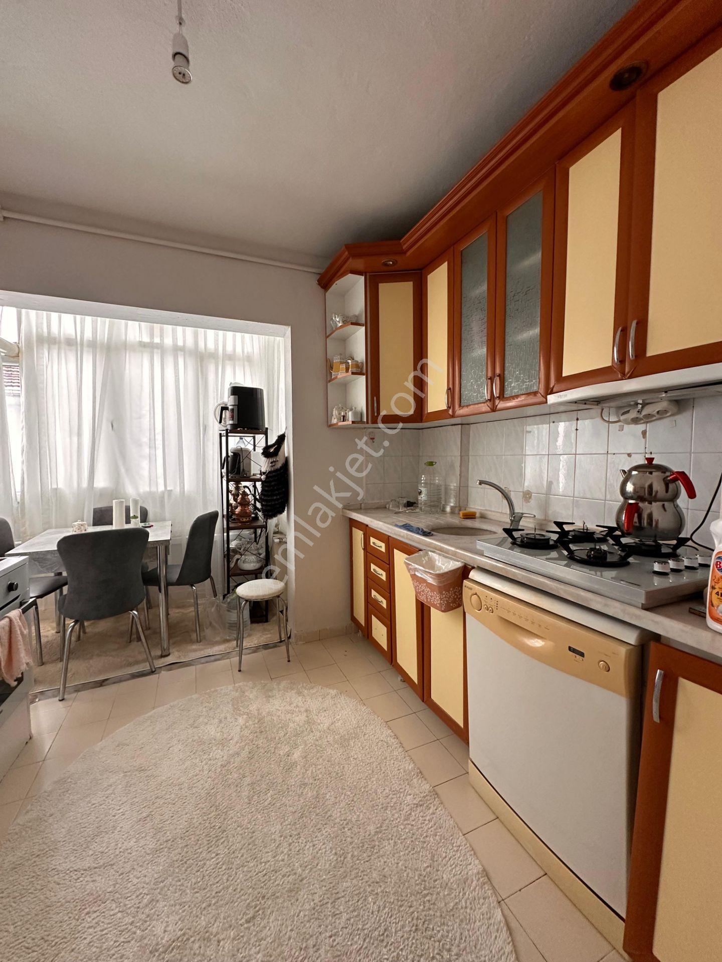 Akşemsettin Mh 3+1 Salon Bağımsız 2. Ara Katta Satılık Daire
