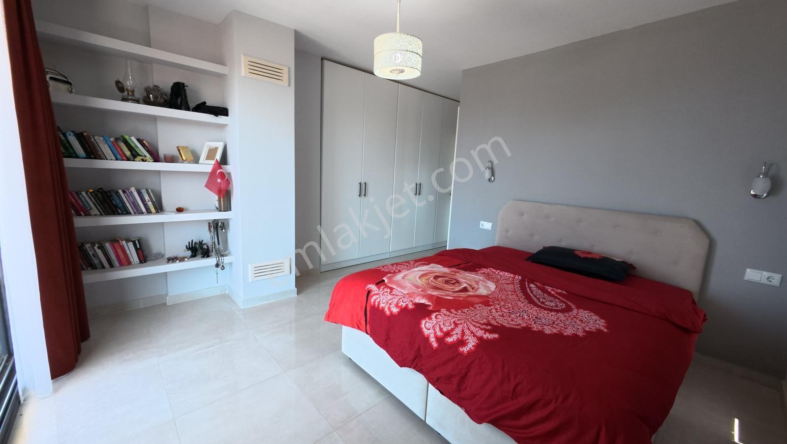 Çeşme Germiyan'da 3+1 Havuzlu Full Deniz Manzaralı Dubleks Villa - Görsel 30