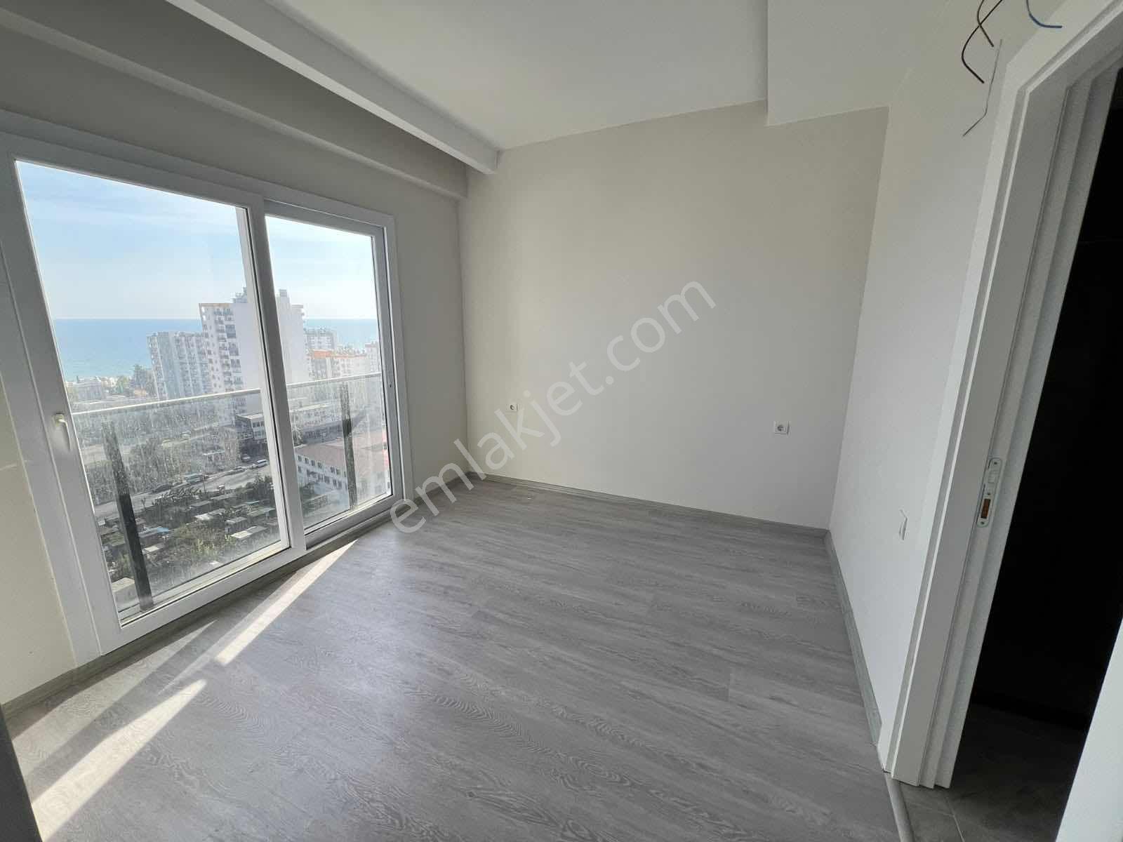 Deniz Manzaralı Havuzlu Site İçerisinde 2+1 Daire - Görsel 10