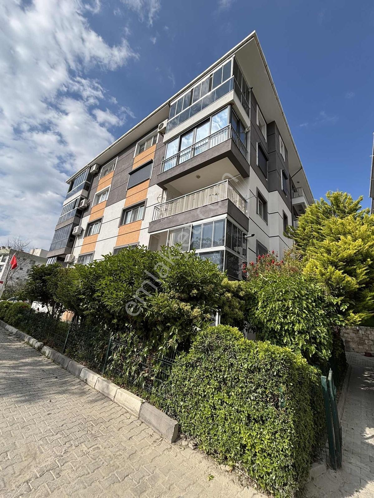 Kuşadasında 3+1 Geniş Kullanımlı Havuzlu Sitede Daire - Görsel 21