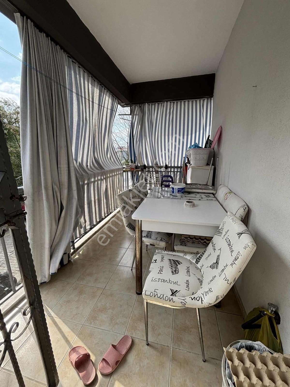 Kuşadasında 3+1 Geniş Kullanımlı Havuzlu Sitede Daire - Görsel 17