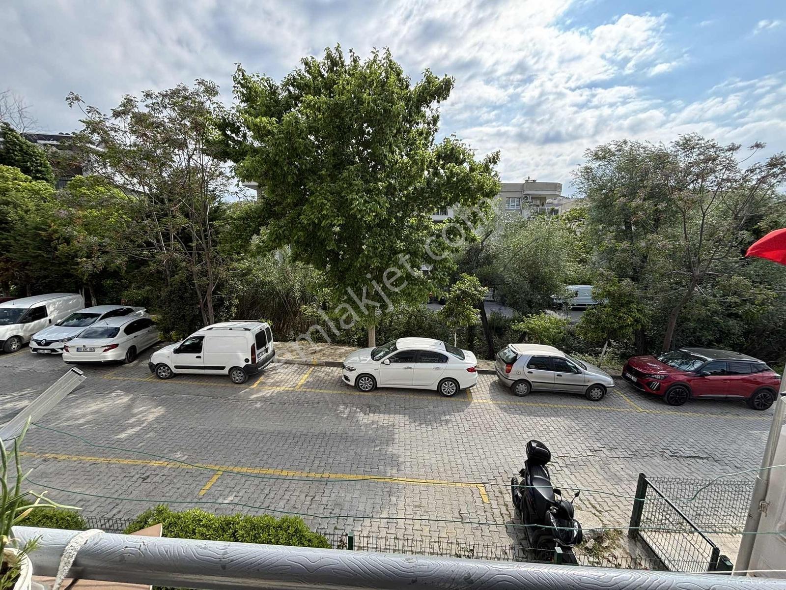 Kuşadasında 3+1 Geniş Kullanımlı Havuzlu Sitede Daire - Görsel 8