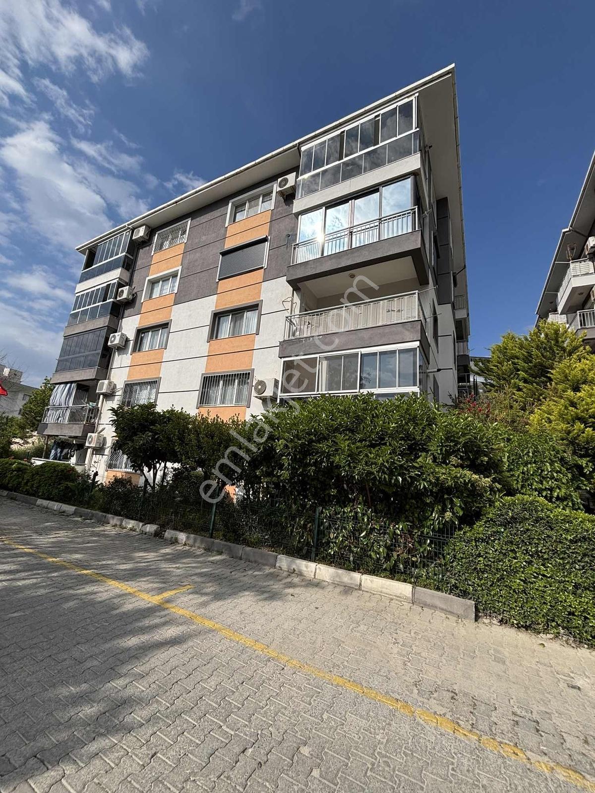 Kuşadasında 3+1 Geniş Kullanımlı Havuzlu Sitede Daire - Görsel 26