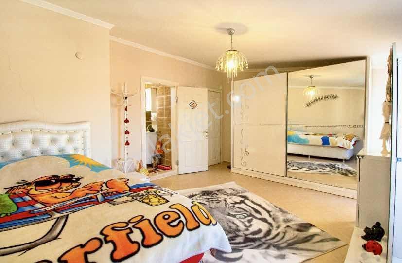 Kuşadası Kadınlar Denizinde Deniz Manzaralı 250m2 Dubleks Daire - Görsel 20