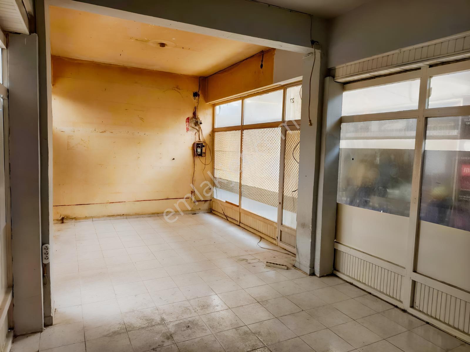 Remax Hür'den Itfaıye Caddesınde Pasaj Içı Satılık Dükkan - Görsel 7