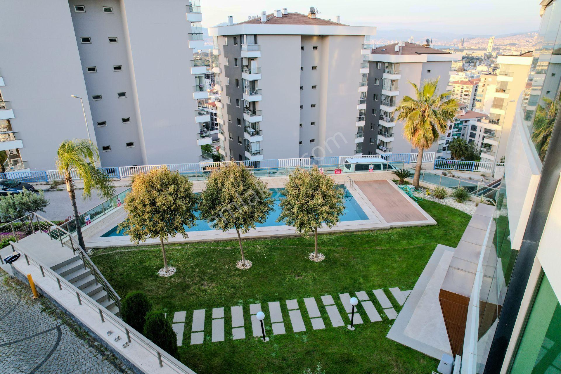 İzmir Narlıdere Taştepe’de Denız Manzaralı, Ferah 2+1 - Görsel 24