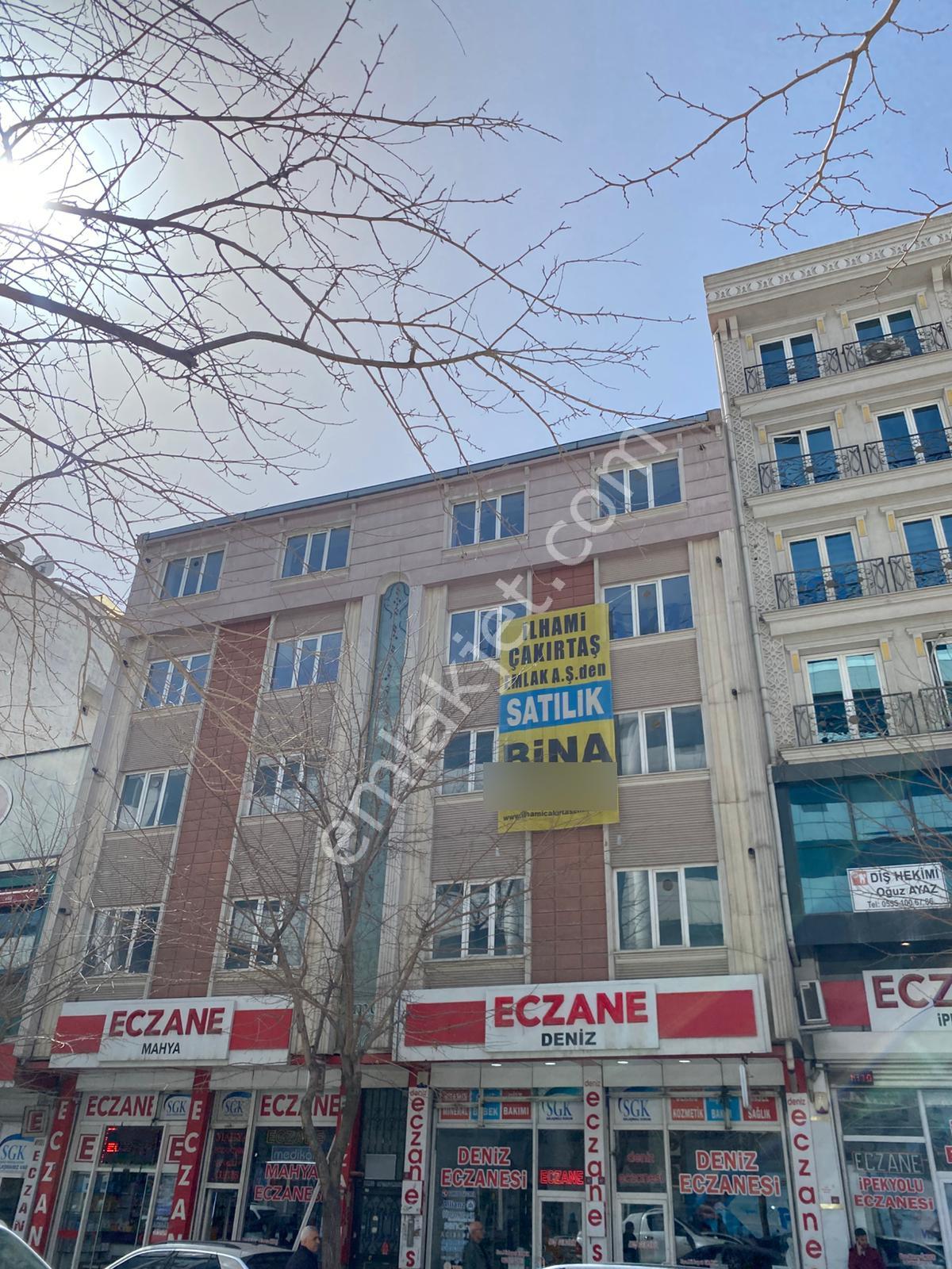 Satılık 2 Eczane Kiracılı & 16 Adet 1+1 Komple Bina - Görsel 3