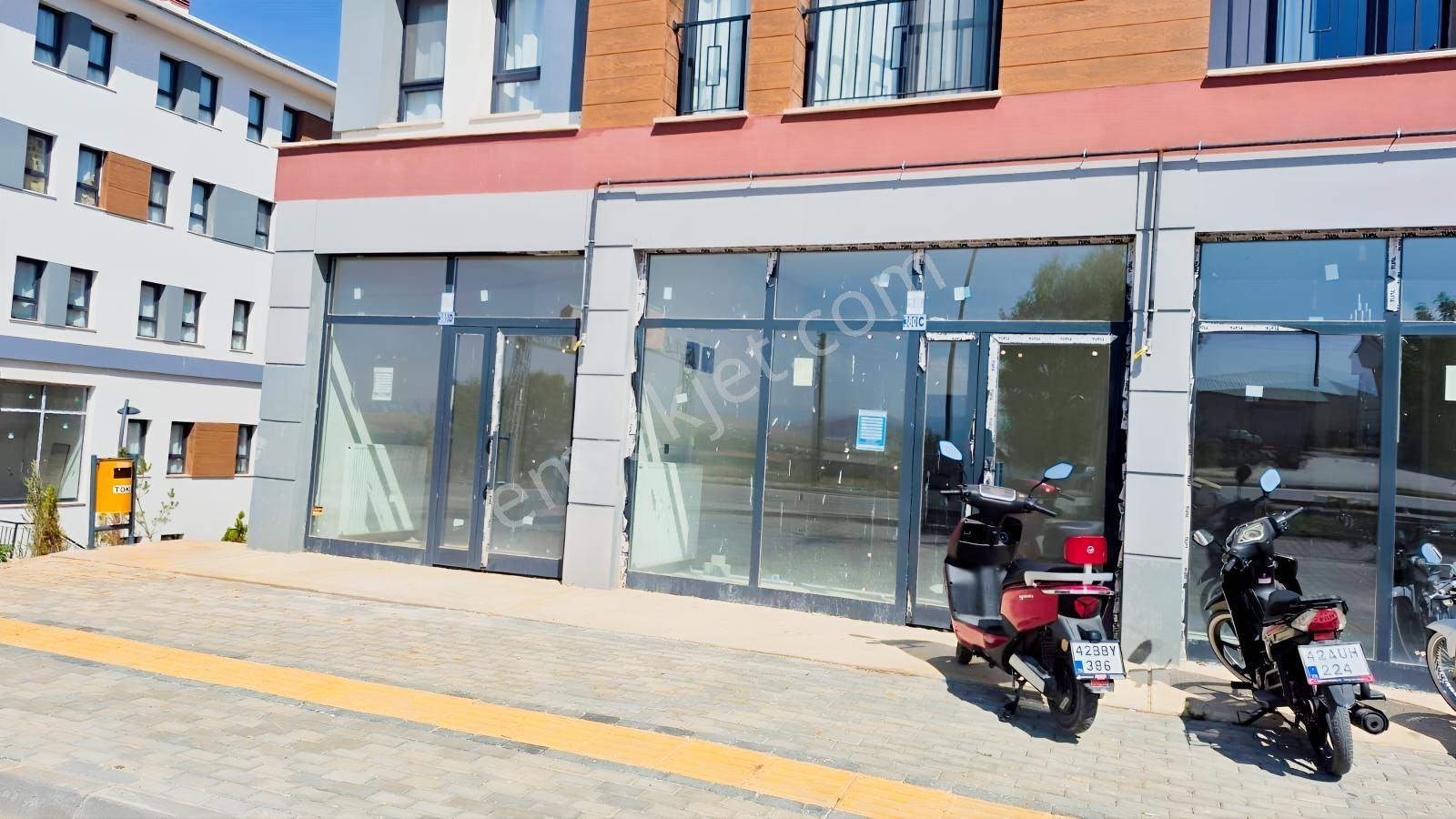 Muhteşem Lokasyon Kadınhanı 42 M2 Dükkan - Görsel 9