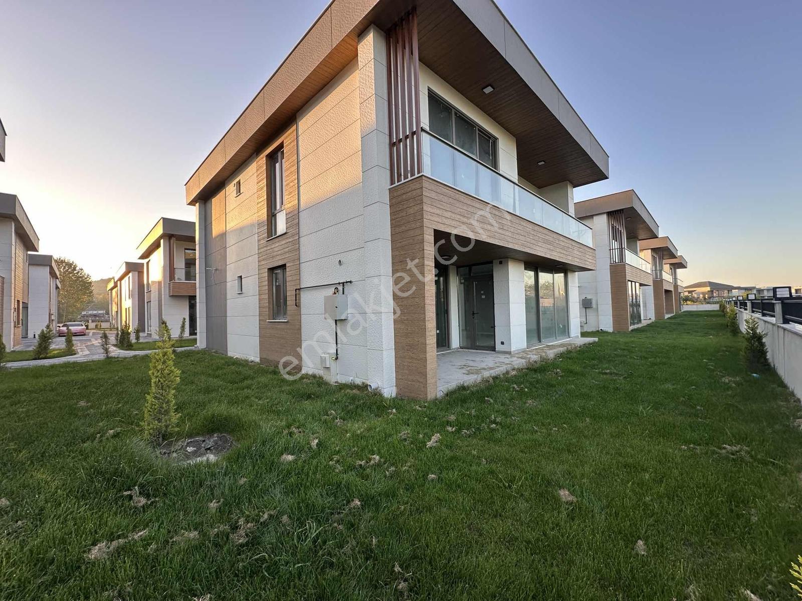 Bölgenin En Uygunu!! Site İçinde Satılık Fırsat Yeni 4+1 Villa!!