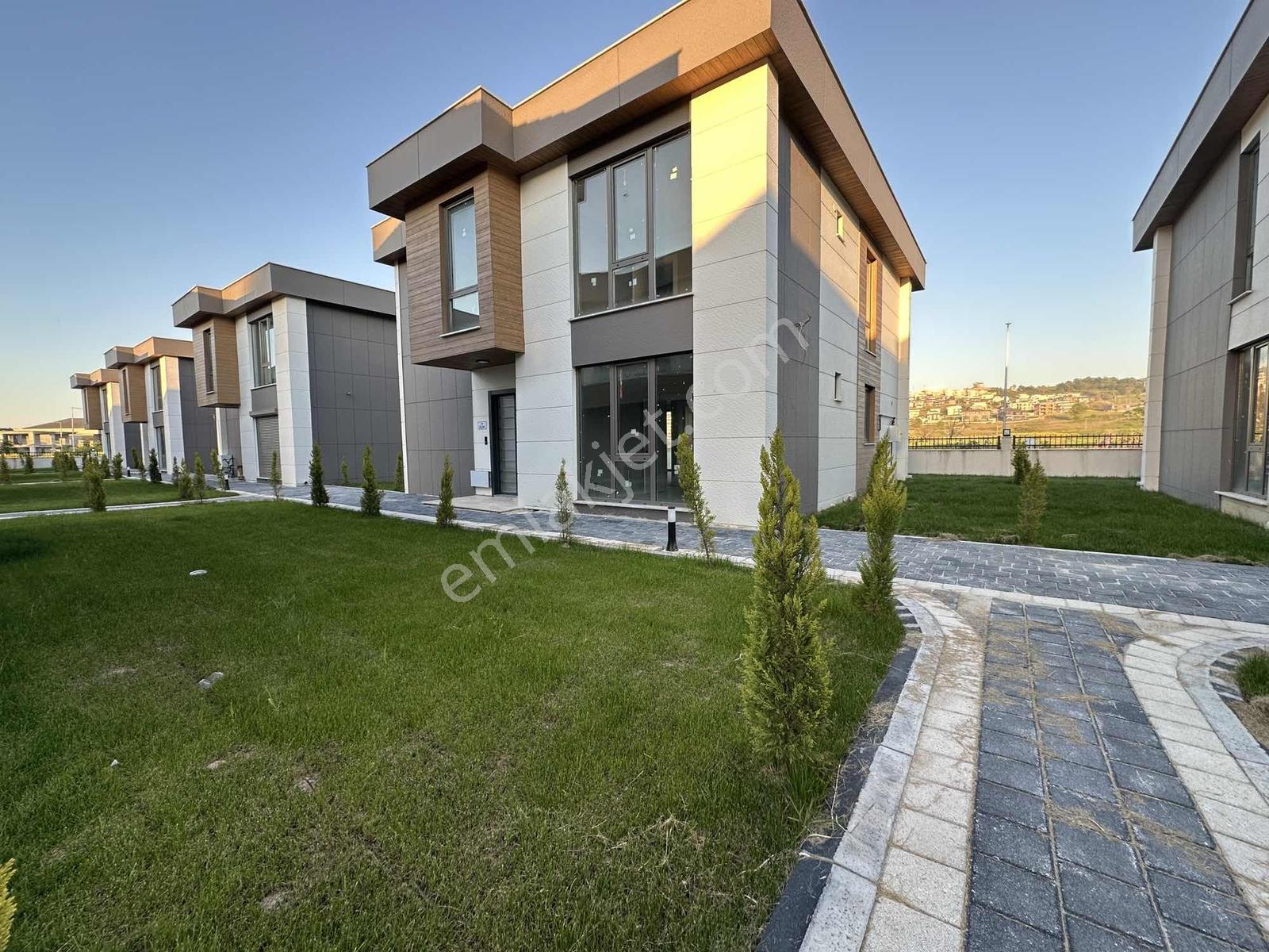 Bölgenin En Uygunu!! Site İçinde Satılık Fırsat Yeni 4+1 Villa!! - Görsel 16
