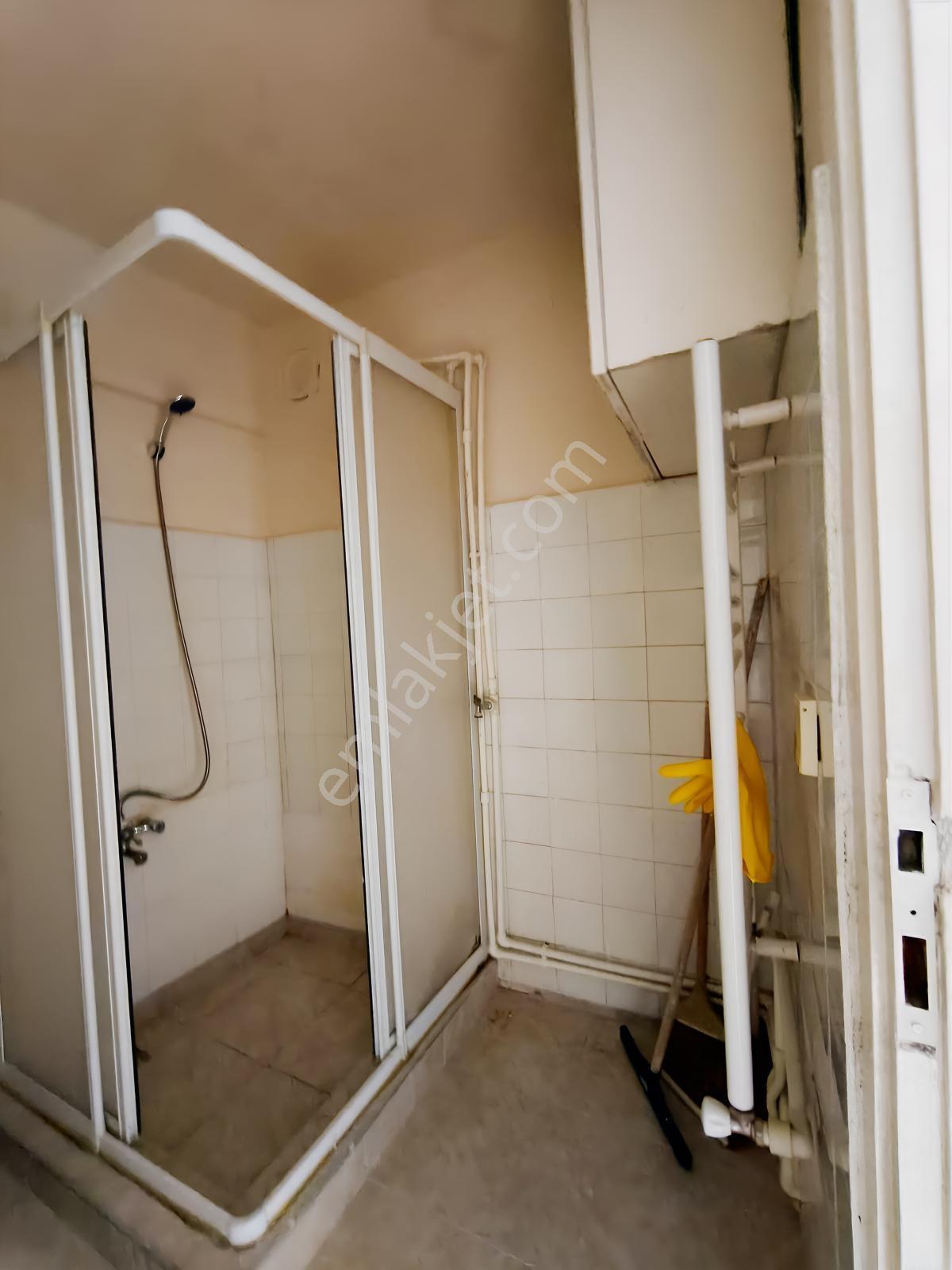 Bornova Merkez İle Ata Durağı Arasında Arakat 3+1 Kiralık Daire - Görsel 10