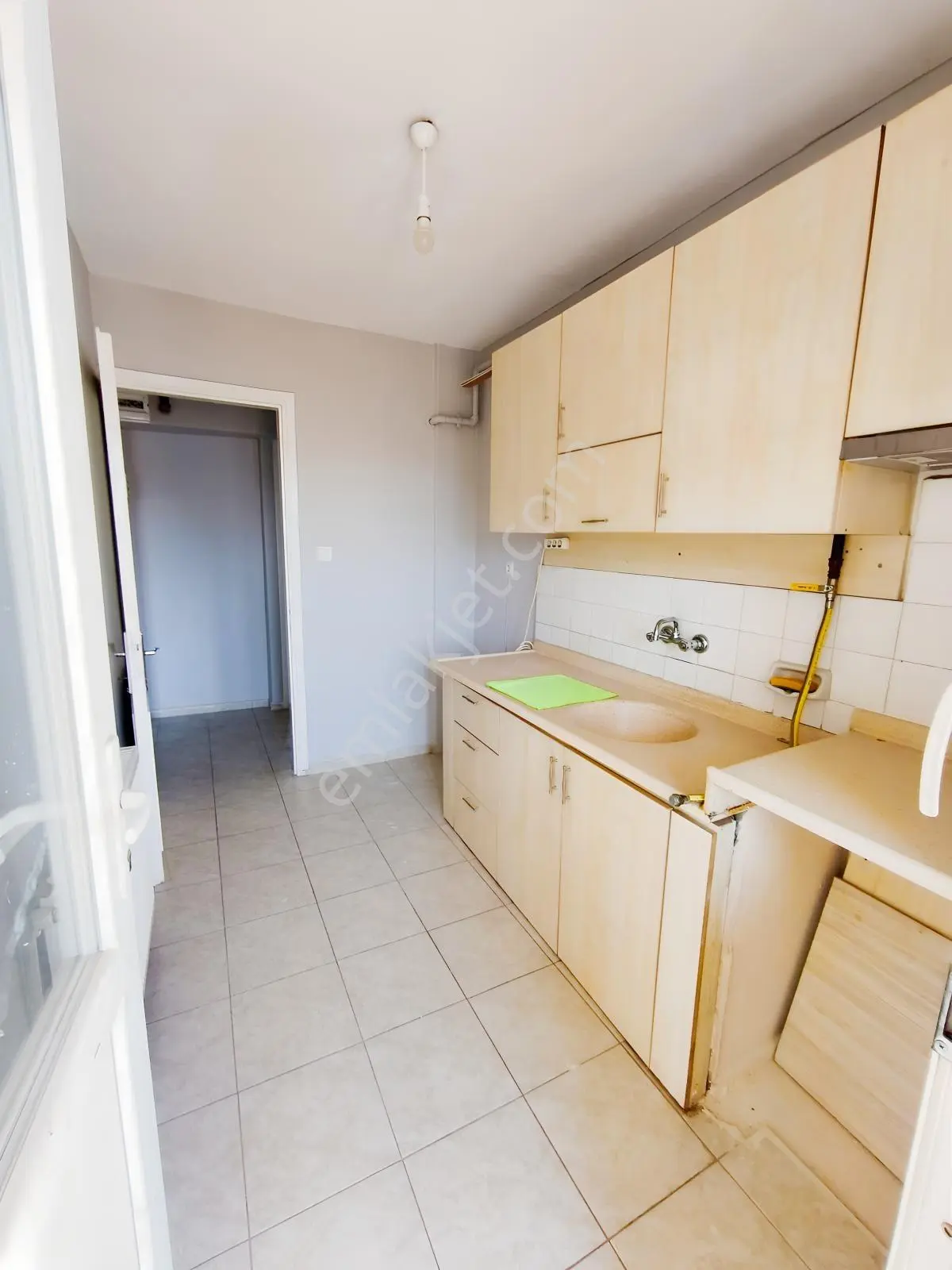 Bornova Merkez İle Ata Durağı Arasında Arakat 3+1 Kiralık Daire - Görsel 2