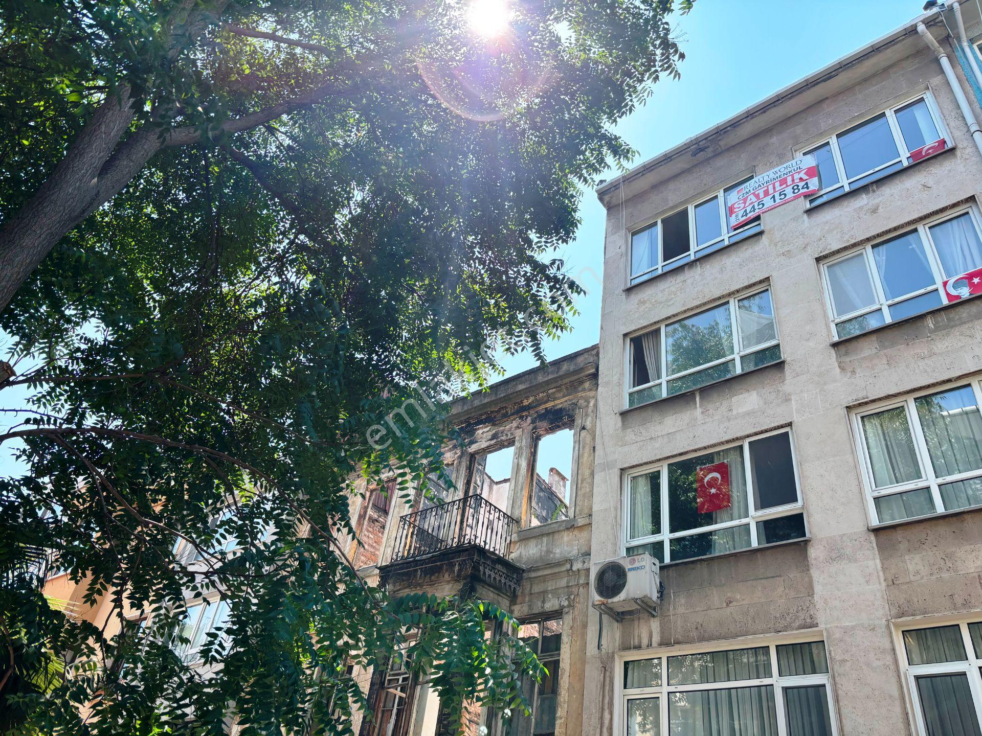 Moda Kilise Karşısı 4.kat Kiracısız Manzaralı 139m2 Satılık 3+1 - Görsel 35