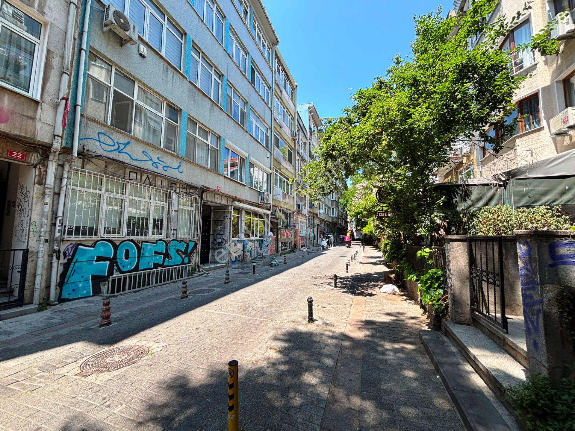 Moda Kilise Karşısı 4.kat Kiracısız Manzaralı 139m2 Satılık 3+1 - Görsel 33