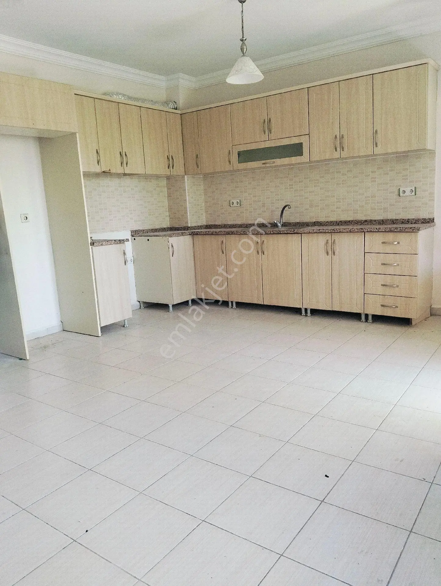 Pazaryeri Mahsllesinde Kiralık 3+1