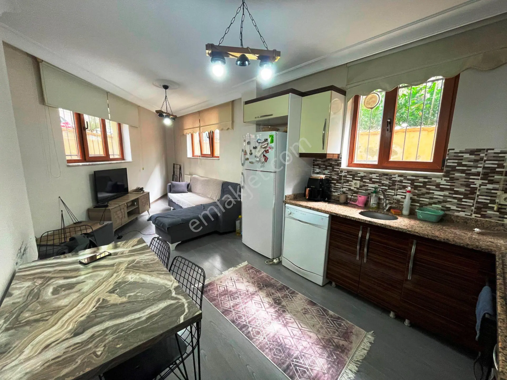 Bulgurlu Metroya 300 Metre Full Eşyalı 6 Yıllık 75m2 Kiralık 2+1 - Görsel 4