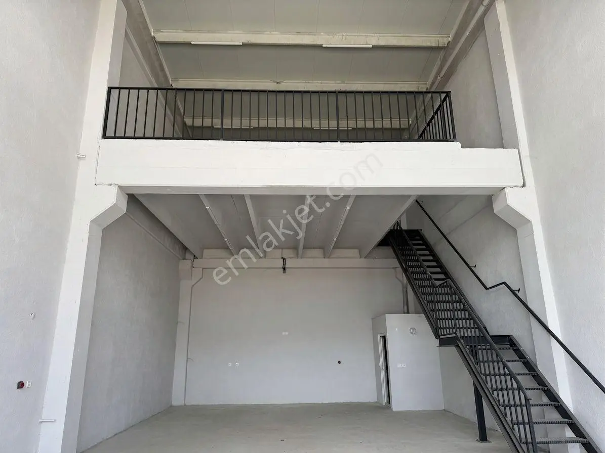 Biga Sanayi Sitesinde 170 M² Kapalı Alanlı Ve Geniş Ön Kullanım Alanlı (75m2) Dükkan - Görsel 5