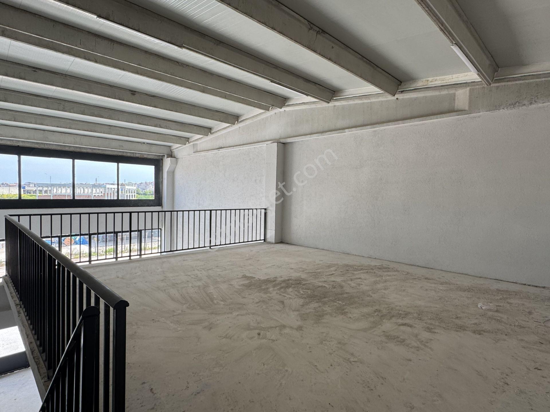 Biga Sanayi Sitesinde 170 M² Kapalı Alanlı Ve Geniş Ön Kullanım Alanlı (75m2) Dükkan - Görsel 12