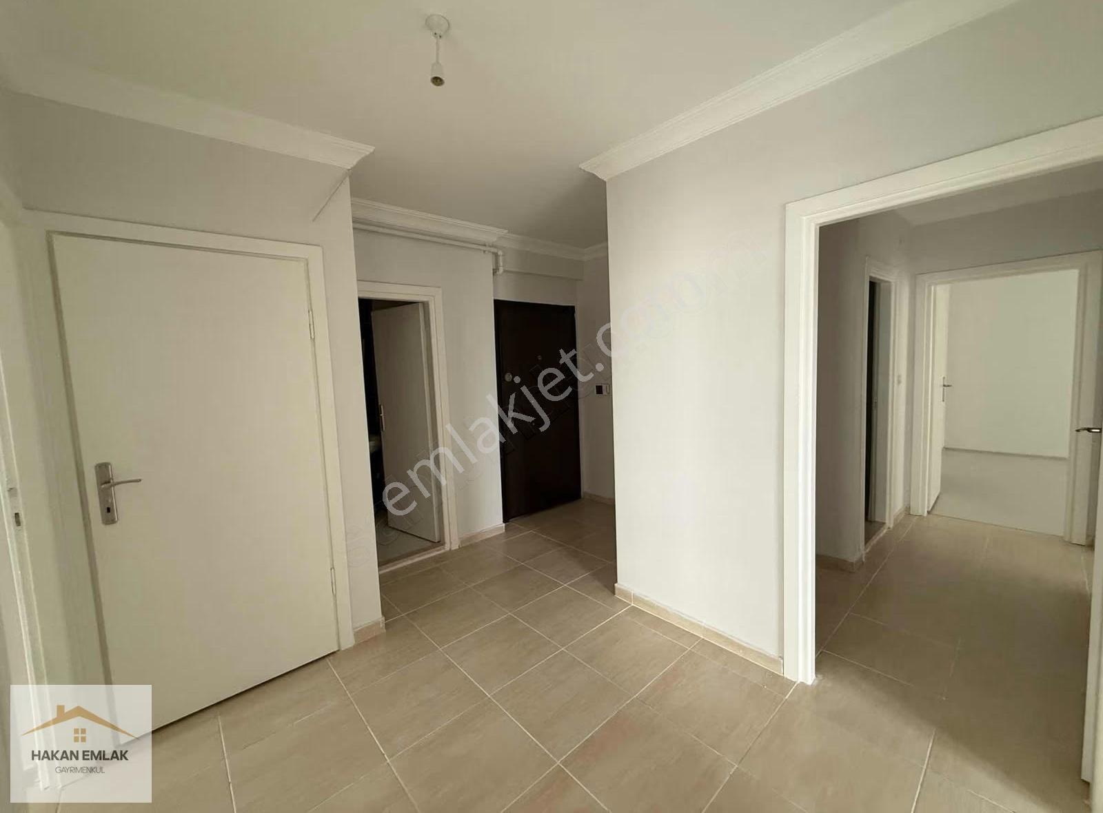 Hakan Emlak'tan Osmancık Caddesinde 3+1 Kiralık Daire - Görsel 2