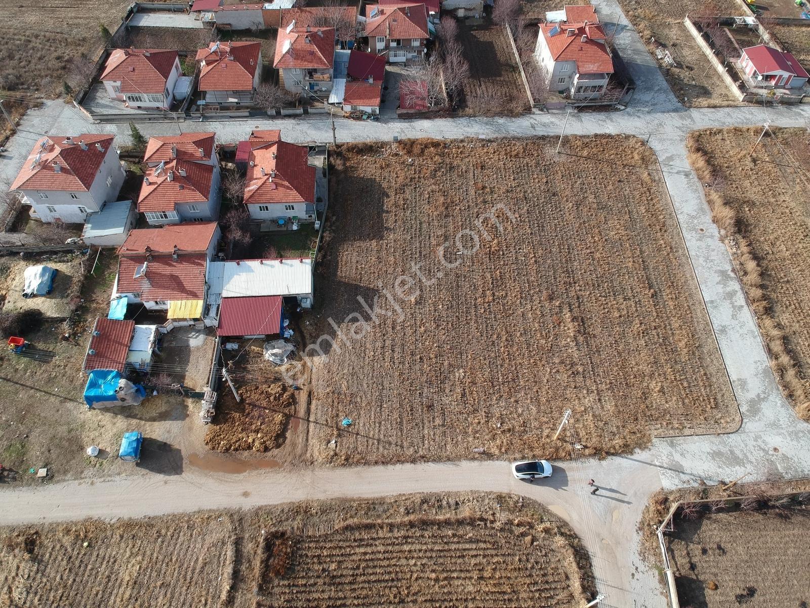 İlbey // Şuhut Zafer Mahallesinde 572+498+551 M² Arsa - Görsel 9