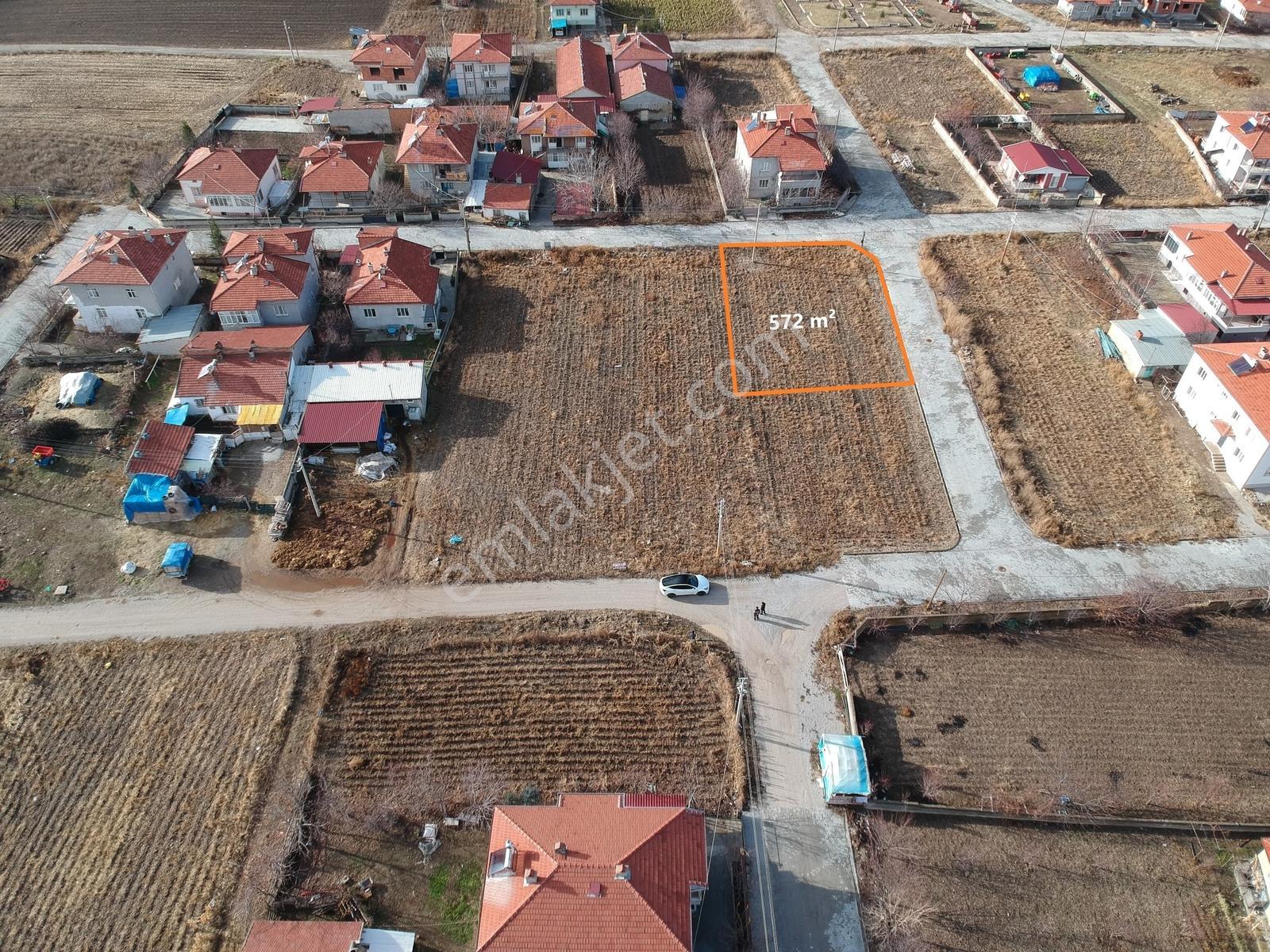 İlbey // Şuhut Zafer Mahallesinde 572+498+551 M² Arsa - Görsel 2