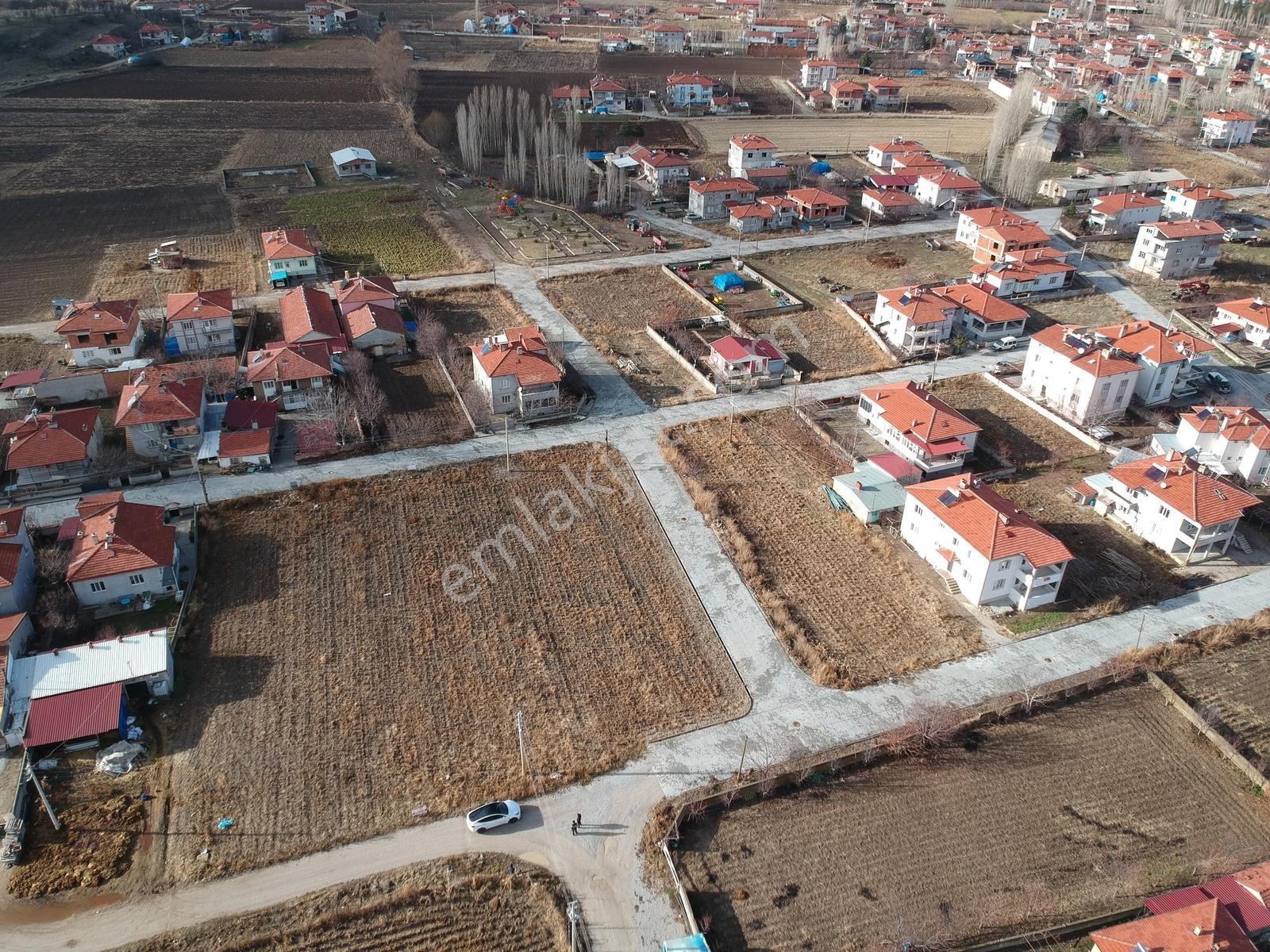İlbey // Şuhut Zafer Mahallesinde 572+498+551 M² Arsa - Görsel 5