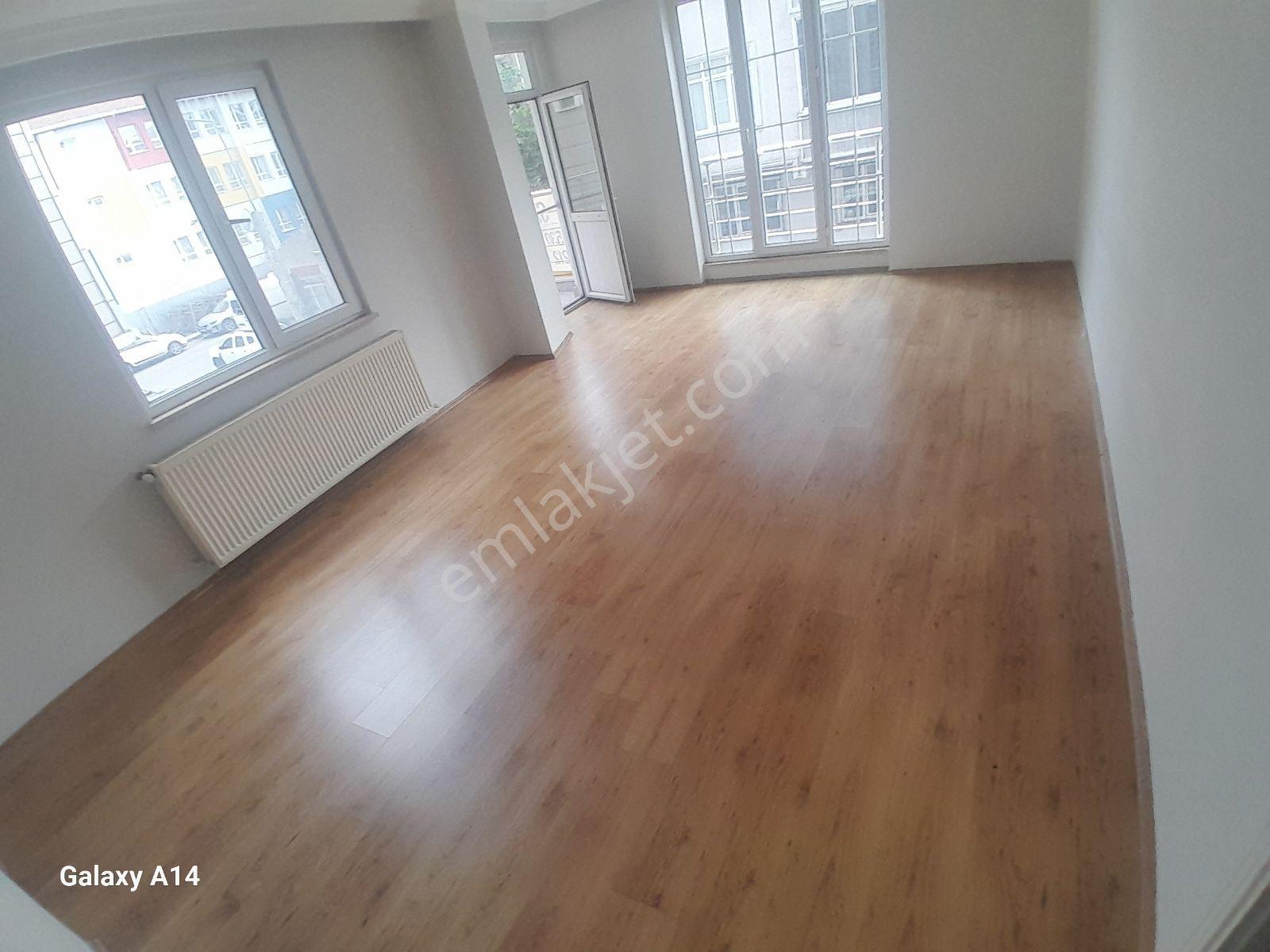 Eyüp Yeşilpınar Özlem Çarşisinda 2+1 Satılık Daire
