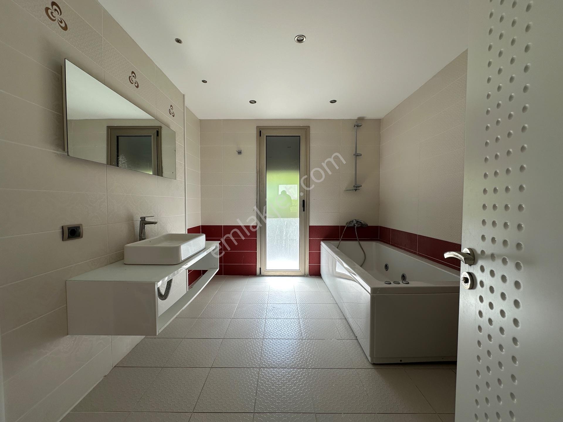 Urla Yenice Kekliktepe Bryela Sitesinde Satılık Müstakil Villa - Görsel 27