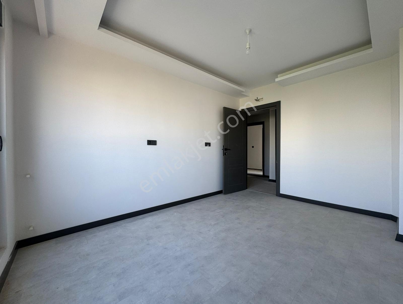 Uğur Kurtulmuş'tan Merkezi Konumda Kiralık Arakat 1+1 Daire - Görsel 17